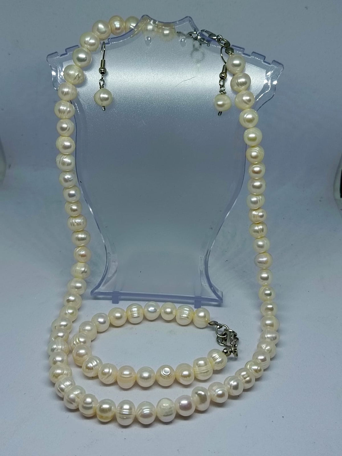 Perlas auténticas vs. Perlas artificiales: Explorando las diferencias en el mundo de la joyería